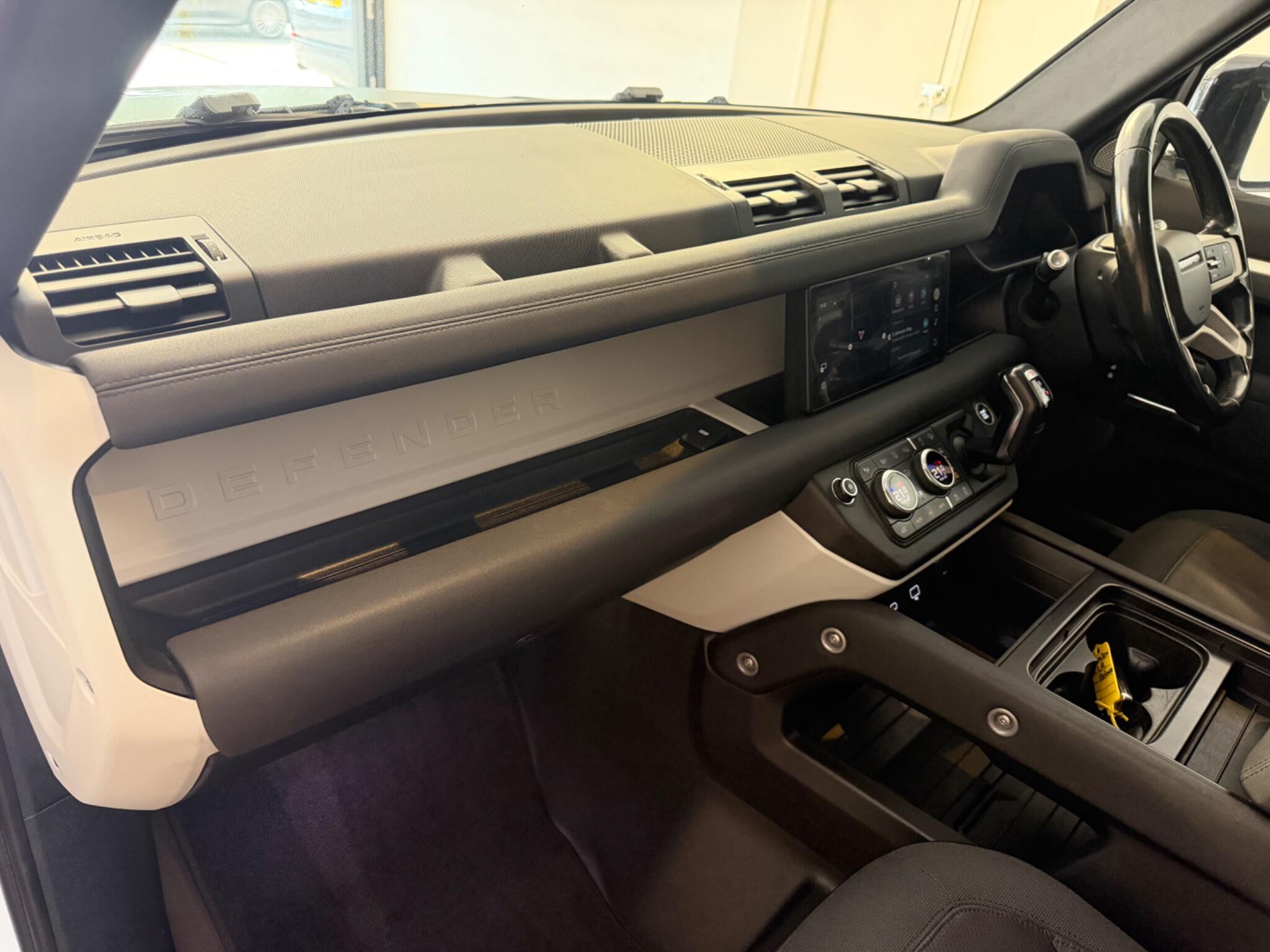 Land Rover Defender 110